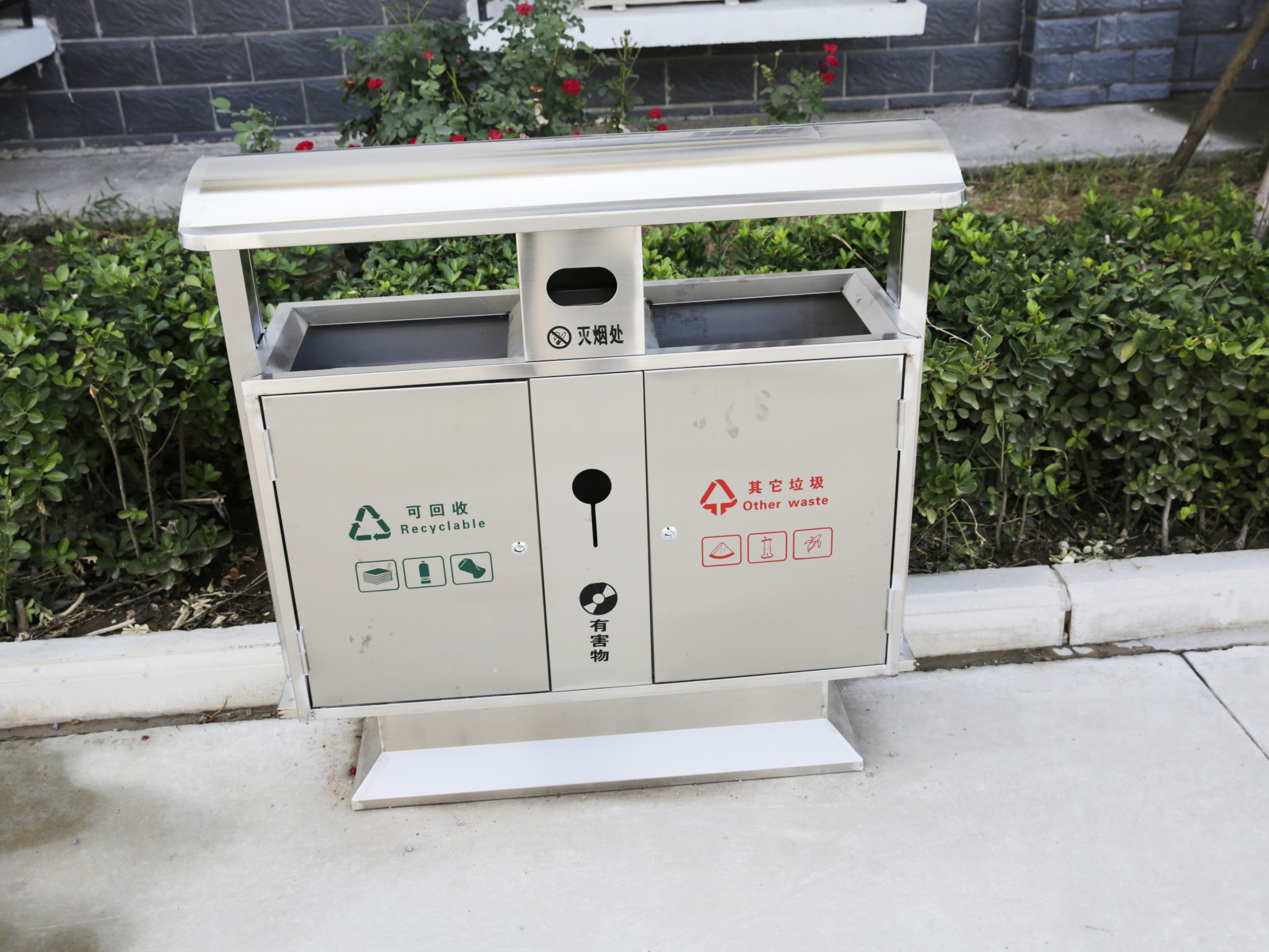 不锈钢垃圾桶